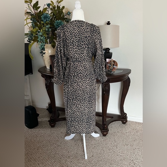 Never Fully Dressed Wrap MIDI Dress Animal Print Long Puff Sleeve Size 8 NWT - Picture 8 of 8